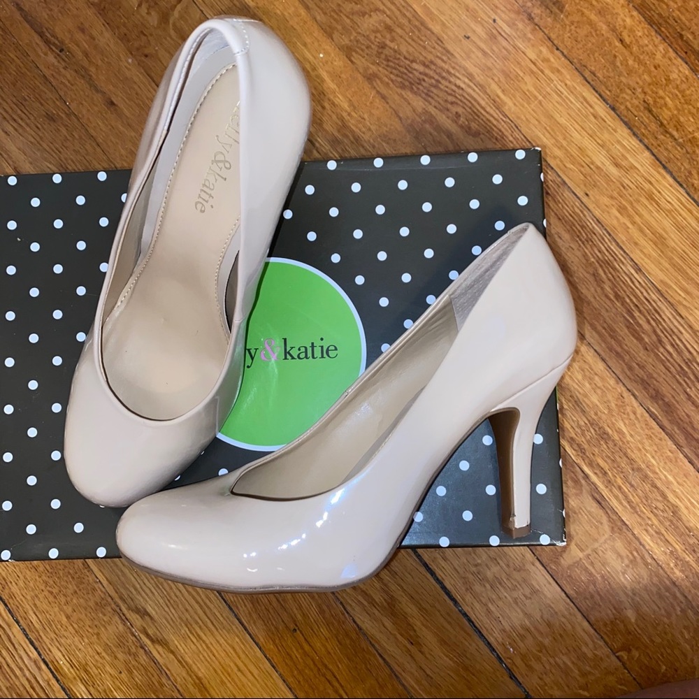 Tan Close Toe Heels